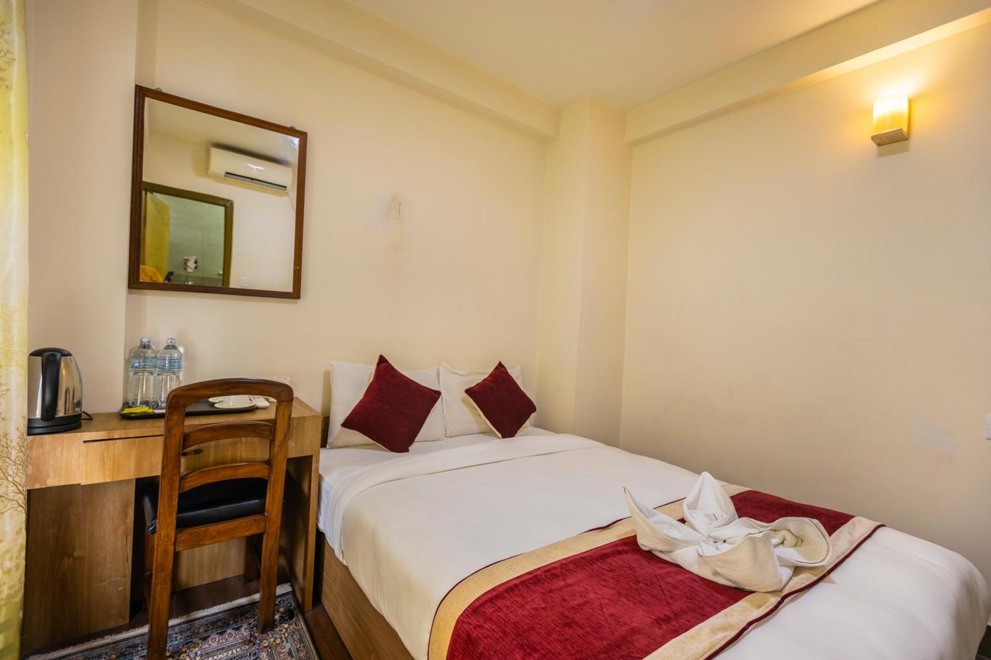 Hotel Sekai Катманду Экстерьер фото