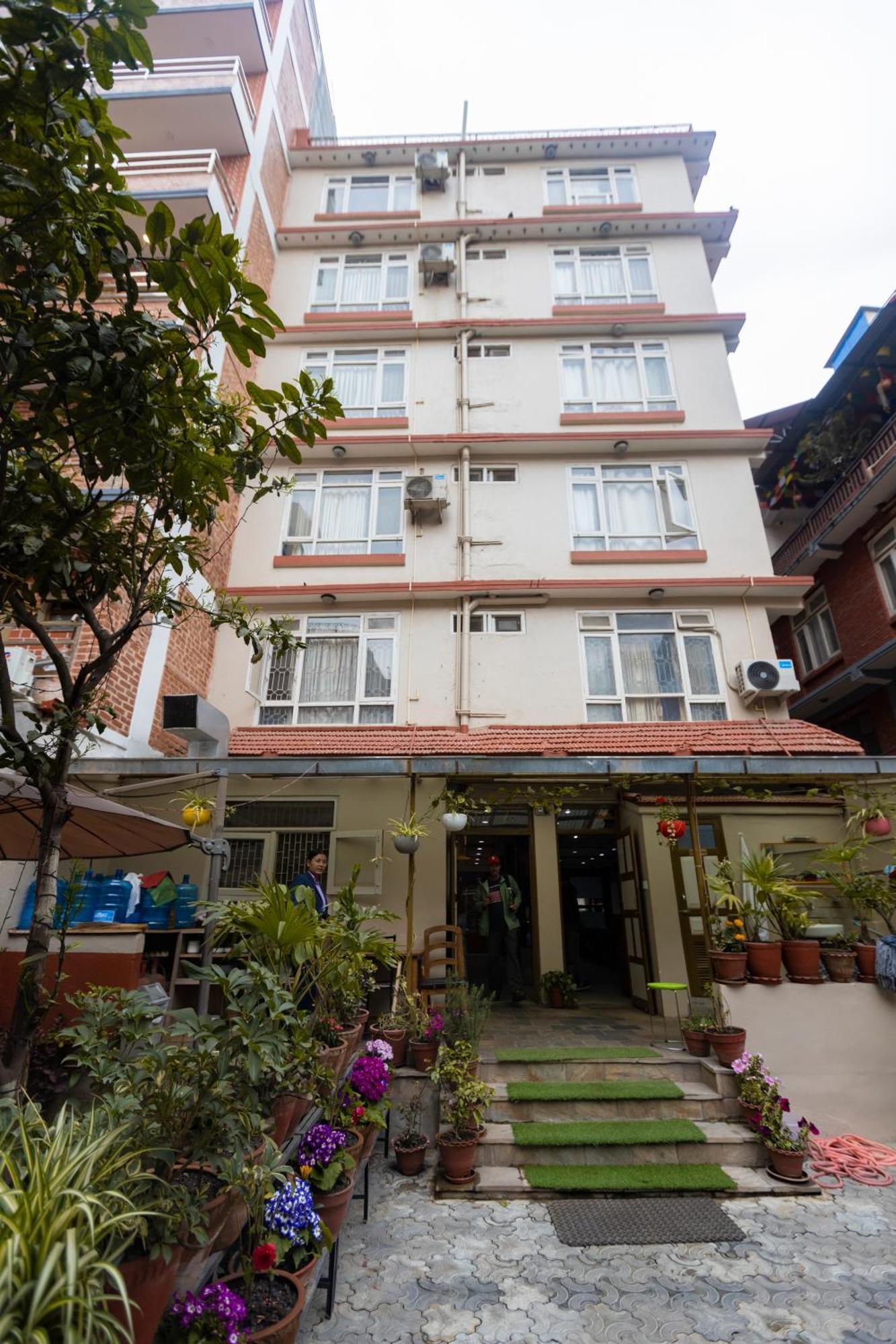 Hotel Sekai Катманду Экстерьер фото